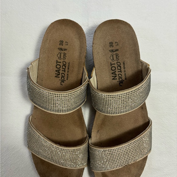 NAOT  Sandles beige with silver sparkles size 38 (7.5) - Picture 2 of 8